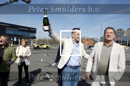 Rotterdam 5 april 2023
John de Bever en Kees de Bever maken bekend dat ze samen in AHOY op gaan treden.