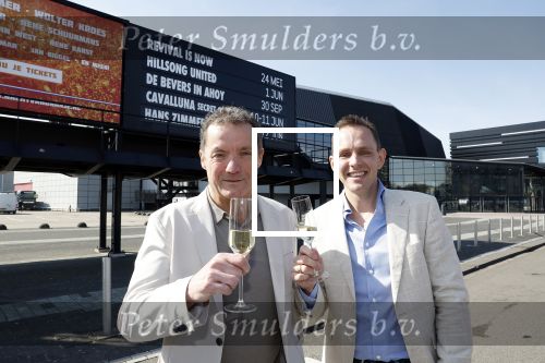 Rotterdam 5 april 2023
John de Bever en Kees de Bever maken bekend dat ze samen in AHOY op gaan treden.