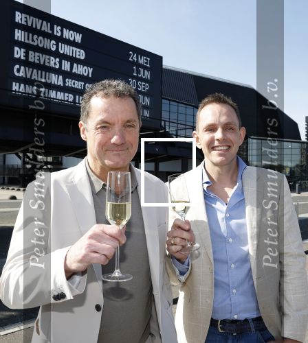 Rotterdam 5 april 2023
John de Bever en Kees de Bever maken bekend dat ze samen in AHOY op gaan treden.