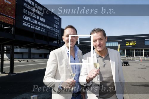 Rotterdam 5 april 2023
John de Bever en Kees de Bever maken bekend dat ze samen in AHOY op gaan treden.