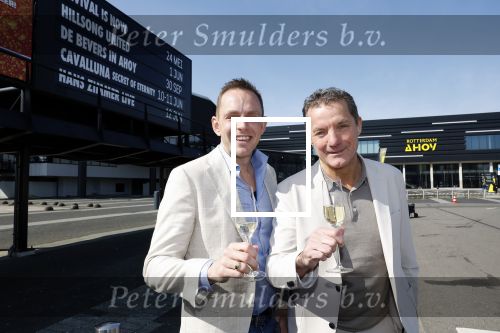 Rotterdam 5 april 2023
John de Bever en Kees de Bever maken bekend dat ze samen in AHOY op gaan treden.