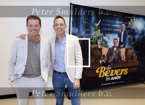 Rotterdam 5 april 2023
John de Bever en Kees de Bever maken bekend dat ze samen in AHOY op gaan treden.