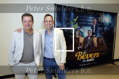 Rotterdam 5 april 2023
John de Bever en Kees de Bever maken bekend dat ze samen in AHOY op gaan treden.