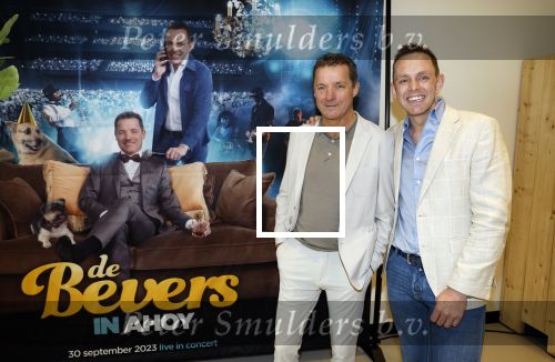 Rotterdam 5 april 2023
John de Bever en Kees de Bever maken bekend dat ze samen in AHOY op gaan treden.