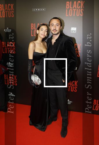 Amsterdam 10 april 2023
Premiere Black Lotus in Tuschinski met Rico Verhoeven in de hoofdrol.
Joseph Klibansky met vriendin Victoria en Louis Klibansky met zijn vrouw Susanna