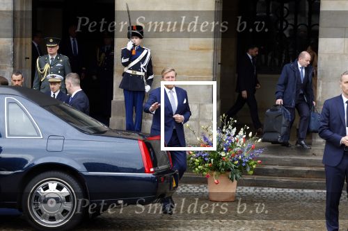 Amsterdam 12 april 2023
Staatsbezoek Macron aan Nederland .  Ook zijn vrouw Brigitte was aanwezig alsmeder Koning Willem Alexander en Koningin Maxima . Hier verlaten ze paleis op de Dam.
