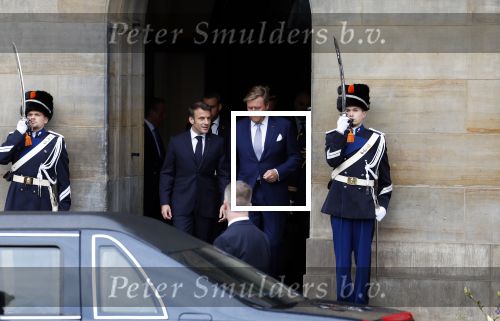 Amsterdam 12 april 2023
Staatsbezoek Macron aan Nederland .  Ook zijn vrouw Brigitte was aanwezig alsmeder Koning Willem Alexander en Koningin Maxima . Hier verlaten ze paleis op de Dam.