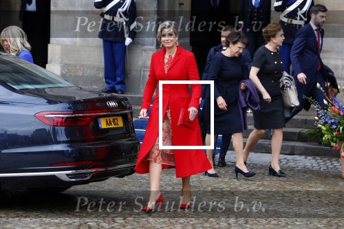 Amsterdam 12 april 2023
Staatsbezoek Macron aan Nederland .  Ook zijn vrouw Brigitte was aanwezig alsmeder Koning Willem Alexander en Koningin Maxima . Hier verlaten ze paleis op de Dam.