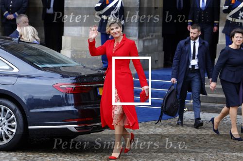 Amsterdam 12 april 2023
Staatsbezoek Macron aan Nederland .  Ook zijn vrouw Brigitte was aanwezig alsmeder Koning Willem Alexander en Koningin Maxima . Hier verlaten ze paleis op de Dam.