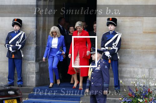 Amsterdam 12 april 2023
Staatsbezoek Macron aan Nederland .  Ook zijn vrouw Brigitte was aanwezig alsmeder Koning Willem Alexander en Koningin Maxima . Hier verlaten ze paleis op de Dam.