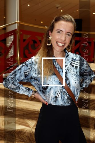 Zeist 26 maart 2023
Hans Kazan viert zijn 70e verjaardag en presenteert zijn boek. Ook krijgt hij een koninklijke onderscheiding in het Figi Theater/Hotel. Lara Kazan