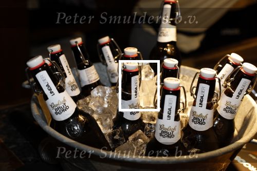 Amsterdam 20 april 2023
Presentatie  van blad de Linda in een cafe in het centrum van Amsterdam waar een bier gepresenteerd wordt. Het bier is in samenwerking met Grolsch.