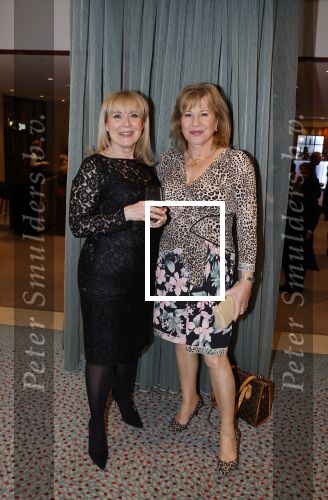 Amsterdam 26 maart 2023
Modeshow Paul Schulten in Hotel Okura.
Linda Wallagh met een vriendin