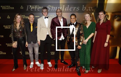 Amsterdam 28 maart 2023
Premiere Beuatiful Disaster in Tuschinksi.
vlnr Patricia Bierings Stephan Spanjer Maarten te Nijenhuis Remco Steen Wichian De Ruiter en Richelle de Groot MAFS
