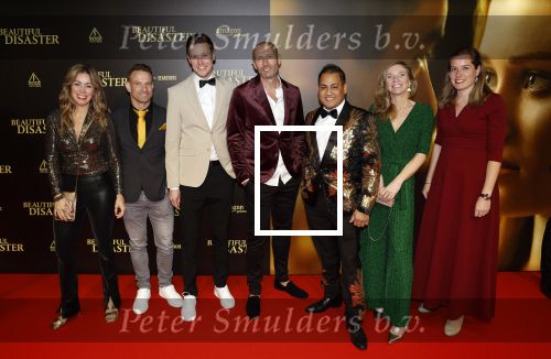 Amsterdam 28 maart 2023
Premiere Beuatiful Disaster in Tuschinksi.
vlnr Patricia Bierings Stephan Spanjer Maarten te Nijenhuis Remco Steen Wichian De Ruiter en Richelle de Groot MAFS