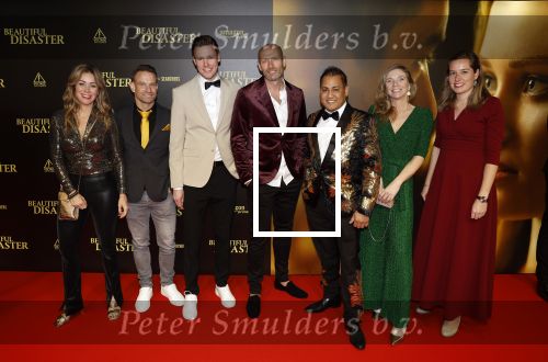 Amsterdam 28 maart 2023
Premiere Beuatiful Disaster in Tuschinksi.
vlnr Patricia Bierings Stephan Spanjer Maarten te Nijenhuis Remco Steen Wichian De Ruiter en Richelle de Groot MAFS