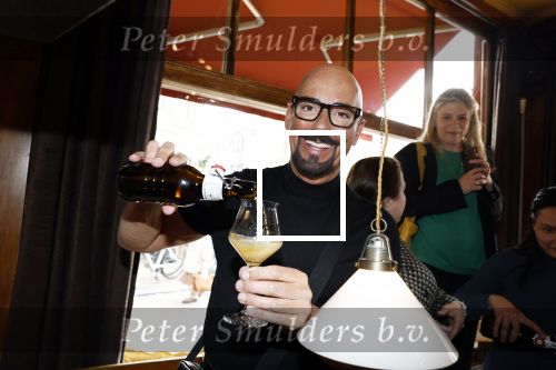 Amsterdam 20 april 2023
Presentatie  van blad de Linda in een cafe in het centrum van Amsterdam waar een bier gepresenteerd wordt. Het bier is in samenwerking met Grolsch. maik de Boer