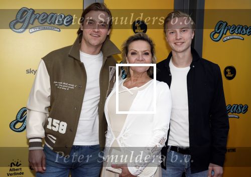 Amsterdam 3 april 2023
Premiere Grease in het DeLaMar theater.
Mariska v Kolck met zoons