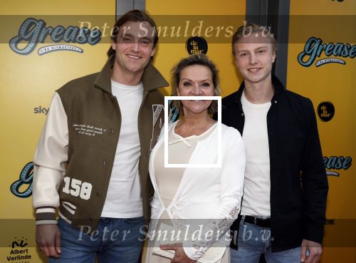Amsterdam 3 april 2023
Premiere Grease in het DeLaMar theater.
Mariska v Kolck met zoons
