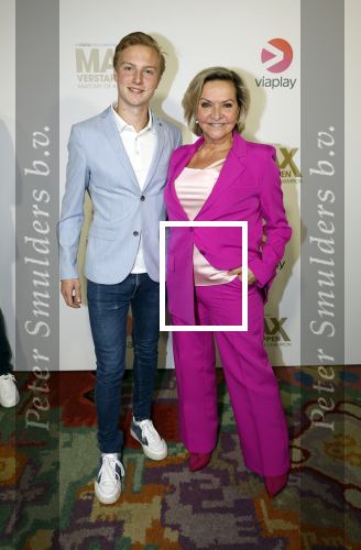 Amsterdam 29 maart 2023
Premiere Docu Max Verstappen in Tuschinski  die uitgezonden gaat worden op Viaplay.
Mariska v kolck kwam met haar zoon