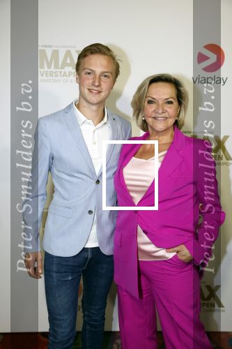 Amsterdam 29 maart 2023
Premiere Docu Max Verstappen in Tuschinski  die uitgezonden gaat worden op Viaplay.
Mariska v kolck kwam met haar zoon