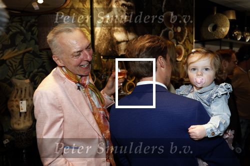 Noordwijk 30 maart 2023
Boekpresentatie Maxime Meiland in de winkel van haar zus Montana.
Verder Aanwezig Martien Meiland Erica Meiland en haar man Leroy Molkenboer en hun kinderen Claire en Vive. Ook de schrijver van het boek Jan Dijkgraaf.
