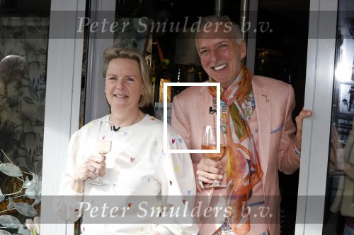 Noordwijk 30 maart 2023
Boekpresentatie Maxime Meiland in de winkel van haar zus Montana.
Verder Aanwezig Martien Meiland Erica Meiland en haar man Leroy Molkenboer en hun kinderen Claire en Vive. Ook de schrijver van het boek Jan Dijkgraaf.