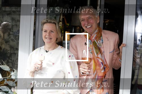 Noordwijk 30 maart 2023
Boekpresentatie Maxime Meiland in de winkel van haar zus Montana.
Verder Aanwezig Martien Meiland Erica Meiland en haar man Leroy Molkenboer en hun kinderen Claire en Vive. Ook de schrijver van het boek Jan Dijkgraaf.