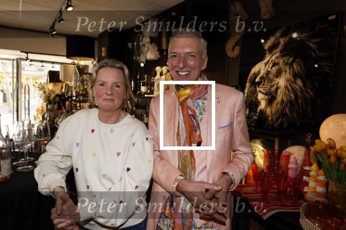 Noordwijk 30 maart 2023
Boekpresentatie Maxime Meiland in de winkel van haar zus Montana.
Verder Aanwezig Martien Meiland Erica Meiland en haar man Leroy Molkenboer en hun kinderen Claire en Vive. Ook de schrijver van het boek Jan Dijkgraaf.