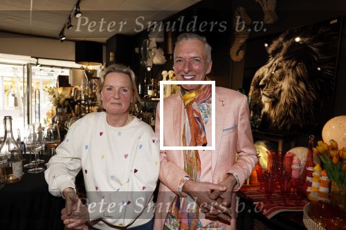Noordwijk 30 maart 2023
Boekpresentatie Maxime Meiland in de winkel van haar zus Montana.
Verder Aanwezig Martien Meiland Erica Meiland en haar man Leroy Molkenboer en hun kinderen Claire en Vive. Ook de schrijver van het boek Jan Dijkgraaf.