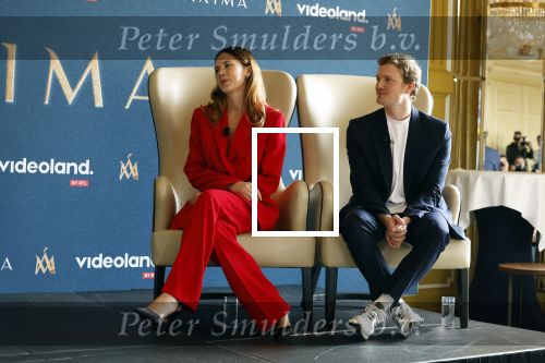 Amsterdam 16 maart 2023
Presentatie serie over koningin Maxima die Videoland uit gaat zenden.
Presentatie was in het Amstel Hotel . Martijn lakemeier Gaat Koning Willem Alexander spelen en de Argentijnse actrice Delfina Chaves speelt Koningin Maxima . Daphne Bunskoek presenteerde het.
Ook Peter v d Vorst en Rachel van Bommel (producente) waren ook aanwezig.