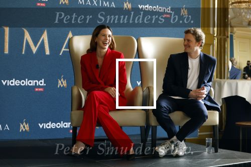 Amsterdam 16 maart 2023
Presentatie serie over koningin Maxima die Videoland uit gaat zenden.
Presentatie was in het Amstel Hotel . Martijn lakemeier Gaat Koning Willem Alexander spelen en de Argentijnse actrice Delfina Chaves speelt Koningin Maxima . Daphne Bunskoek presenteerde het.
Ook Peter v d Vorst en Rachel van Bommel (producente) waren ook aanwezig.