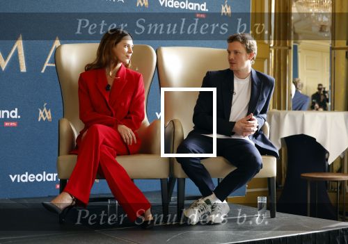 Amsterdam 16 maart 2023
Presentatie serie over koningin Maxima die Videoland uit gaat zenden.
Presentatie was in het Amstel Hotel . Martijn lakemeier Gaat Koning Willem Alexander spelen en de Argentijnse actrice Delfina Chaves speelt Koningin Maxima . Daphne Bunskoek presenteerde het.
Ook Peter v d Vorst en Rachel van Bommel (producente) waren ook aanwezig.