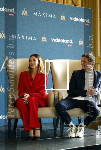 Amsterdam 16 maart 2023
Presentatie serie over koningin Maxima die Videoland uit gaat zenden.
Presentatie was in het Amstel Hotel . Martijn lakemeier Gaat Koning Willem Alexander spelen en de Argentijnse actrice Delfina Chaves speelt Koningin Maxima . Daphne Bunskoek presenteerde het.
Ook Peter v d Vorst en Rachel van Bommel (producente) waren ook aanwezig.