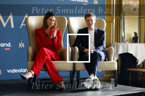 Amsterdam 16 maart 2023
Presentatie serie over koningin Maxima die Videoland uit gaat zenden.
Presentatie was in het Amstel Hotel . Martijn lakemeier Gaat Koning Willem Alexander spelen en de Argentijnse actrice Delfina Chaves speelt Koningin Maxima . Daphne Bunskoek presenteerde het.
Ook Peter v d Vorst en Rachel van Bommel (producente) waren ook aanwezig.