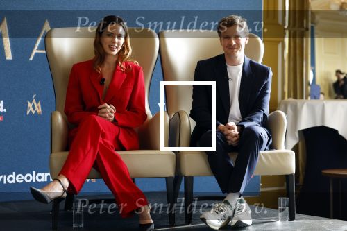 Amsterdam 16 maart 2023
Presentatie serie over koningin Maxima die Videoland uit gaat zenden.
Presentatie was in het Amstel Hotel . Martijn lakemeier Gaat Koning Willem Alexander spelen en de Argentijnse actrice Delfina Chaves speelt Koningin Maxima . Daphne Bunskoek presenteerde het.
Ook Peter v d Vorst en Rachel van Bommel (producente) waren ook aanwezig.