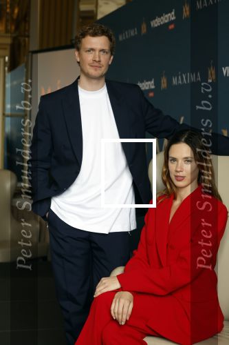 Amsterdam 16 maart 2023
Presentatie serie over koningin Maxima die Videoland uit gaat zenden.
Presentatie was in het Amstel Hotel . Martijn lakemeier Gaat Koning Willem Alexander spelen en de Argentijnse actrice Delfina Chaves speelt Koningin Maxima . Daphne Bunskoek presenteerde het.
Ook Peter v d Vorst en Rachel van Bommel (producente) waren ook aanwezig.