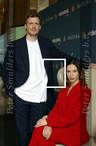 Amsterdam 16 maart 2023
Presentatie serie over koningin Maxima die Videoland uit gaat zenden.
Presentatie was in het Amstel Hotel . Martijn lakemeier Gaat Koning Willem Alexander spelen en de Argentijnse actrice Delfina Chaves speelt Koningin Maxima . Daphne Bunskoek presenteerde het.
Ook Peter v d Vorst en Rachel van Bommel (producente) waren ook aanwezig.