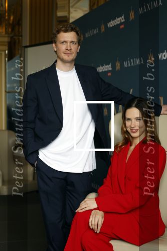 Amsterdam 16 maart 2023
Presentatie serie over koningin Maxima die Videoland uit gaat zenden.
Presentatie was in het Amstel Hotel . Martijn lakemeier Gaat Koning Willem Alexander spelen en de Argentijnse actrice Delfina Chaves speelt Koningin Maxima . Daphne Bunskoek presenteerde het.
Ook Peter v d Vorst en Rachel van Bommel (producente) waren ook aanwezig.