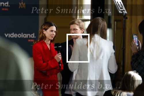 Amsterdam 16 maart 2023
Presentatie serie over koningin Maxima die Videoland uit gaat zenden.
Presentatie was in het Amstel Hotel . Martijn lakemeier Gaat Koning Willem Alexander spelen en de Argentijnse actrice Delfina Chaves speelt Koningin Maxima . Daphne Bunskoek presenteerde het.
Ook Peter v d Vorst en Rachel van Bommel (producente) waren ook aanwezig.