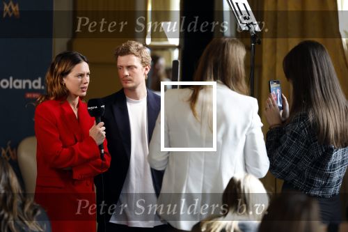Amsterdam 16 maart 2023
Presentatie serie over koningin Maxima die Videoland uit gaat zenden.
Presentatie was in het Amstel Hotel . Martijn lakemeier Gaat Koning Willem Alexander spelen en de Argentijnse actrice Delfina Chaves speelt Koningin Maxima . Daphne Bunskoek presenteerde het.
Ook Peter v d Vorst en Rachel van Bommel (producente) waren ook aanwezig.