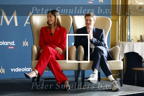 Amsterdam 16 maart 2023
Presentatie serie over koningin Maxima die Videoland uit gaat zenden.
Presentatie was in het Amstel Hotel . Martijn lakemeier Gaat Koning Willem Alexander spelen en de Argentijnse actrice Delfina Chaves speelt Koningin Maxima . Daphne Bunskoek presenteerde het.
Ook Peter v d Vorst en Rachel van Bommel (producente) waren ook aanwezig.