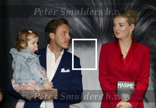 Noordwijk 30 maart 2023
Boekpresentatie Maxime Meiland in de winkel van haar zus Montana.
Verder Aanwezig Martien Meiland Erica Meiland en haar man Leroy Molkenboer en hun kinderen Claire en Vive. Ook de schrijver van het boek Jan Dijkgraaf.