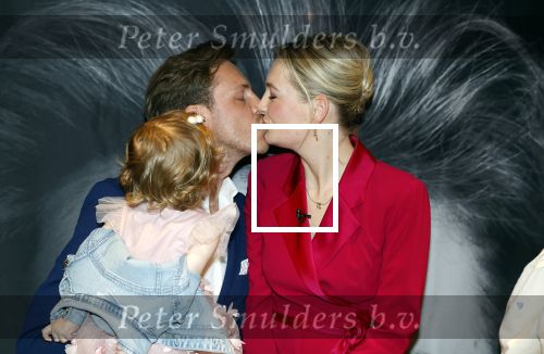 Noordwijk 30 maart 2023
Boekpresentatie Maxime Meiland in de winkel van haar zus Montana.
Verder Aanwezig Martien Meiland Erica Meiland en haar man Leroy Molkenboer en hun kinderen Claire en Vive. Ook de schrijver van het boek Jan Dijkgraaf.