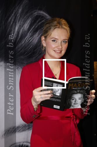 Noordwijk 30 maart 2023
Boekpresentatie Maxime Meiland in de winkel van haar zus Montana.
Verder Aanwezig Martien Meiland Erica Meiland en haar man Leroy Molkenboer en hun kinderen Claire en Vive. Ook de schrijver van het boek Jan Dijkgraaf.