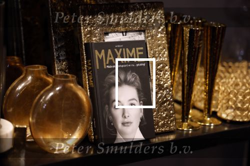 Noordwijk 30 maart 2023
Boekpresentatie Maxime Meiland in de winkel van haar zus Montana.
Verder Aanwezig Martien Meiland Erica Meiland en haar man Leroy Molkenboer en hun kinderen Claire en Vive. Ook de schrijver van het boek Jan Dijkgraaf.