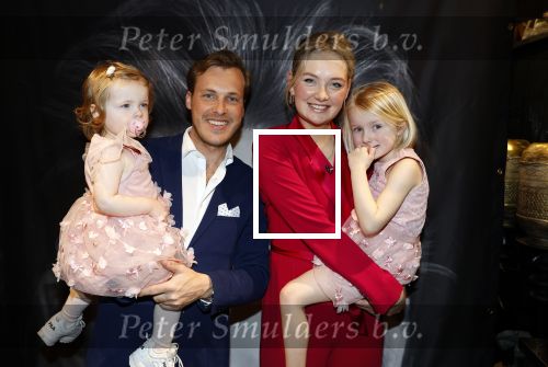 Noordwijk 30 maart 2023
Boekpresentatie Maxime Meiland in de winkel van haar zus Montana.
Verder Aanwezig Martien Meiland Erica Meiland en haar man Leroy Molkenboer en hun kinderen Claire en Vive. Ook de schrijver van het boek Jan Dijkgraaf.