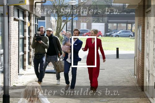 Noordwijk 30 maart 2023
Boekpresentatie Maxime Meiland in de winkel van haar zus Montana.
Verder Aanwezig Martien Meiland Erica Meiland en haar man Leroy Molkenboer en hun kinderen Claire en Vive. Ook de schrijver van het boek Jan Dijkgraaf.