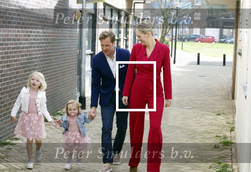 Noordwijk 30 maart 2023
Boekpresentatie Maxime Meiland in de winkel van haar zus Montana.
Verder Aanwezig Martien Meiland Erica Meiland en haar man Leroy Molkenboer en hun kinderen Claire en Vive. Ook de schrijver van het boek Jan Dijkgraaf.