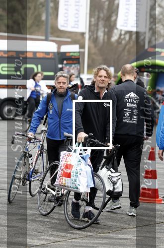 Heerenveen 19 maart 2023
De hollandse 100 in Thialf.  Georganiseerd door Prinse Bernhard met zijn stichting Lymph & Co.
Aanwezig oa Prins Bernhard Prinses Annette hun kinderen Isabelle Samuel en Benjamin, Prinses Margriet Mr Pieter v Vollenhoven , Prins Floris en Prinses Aimee.
Menno de Jong